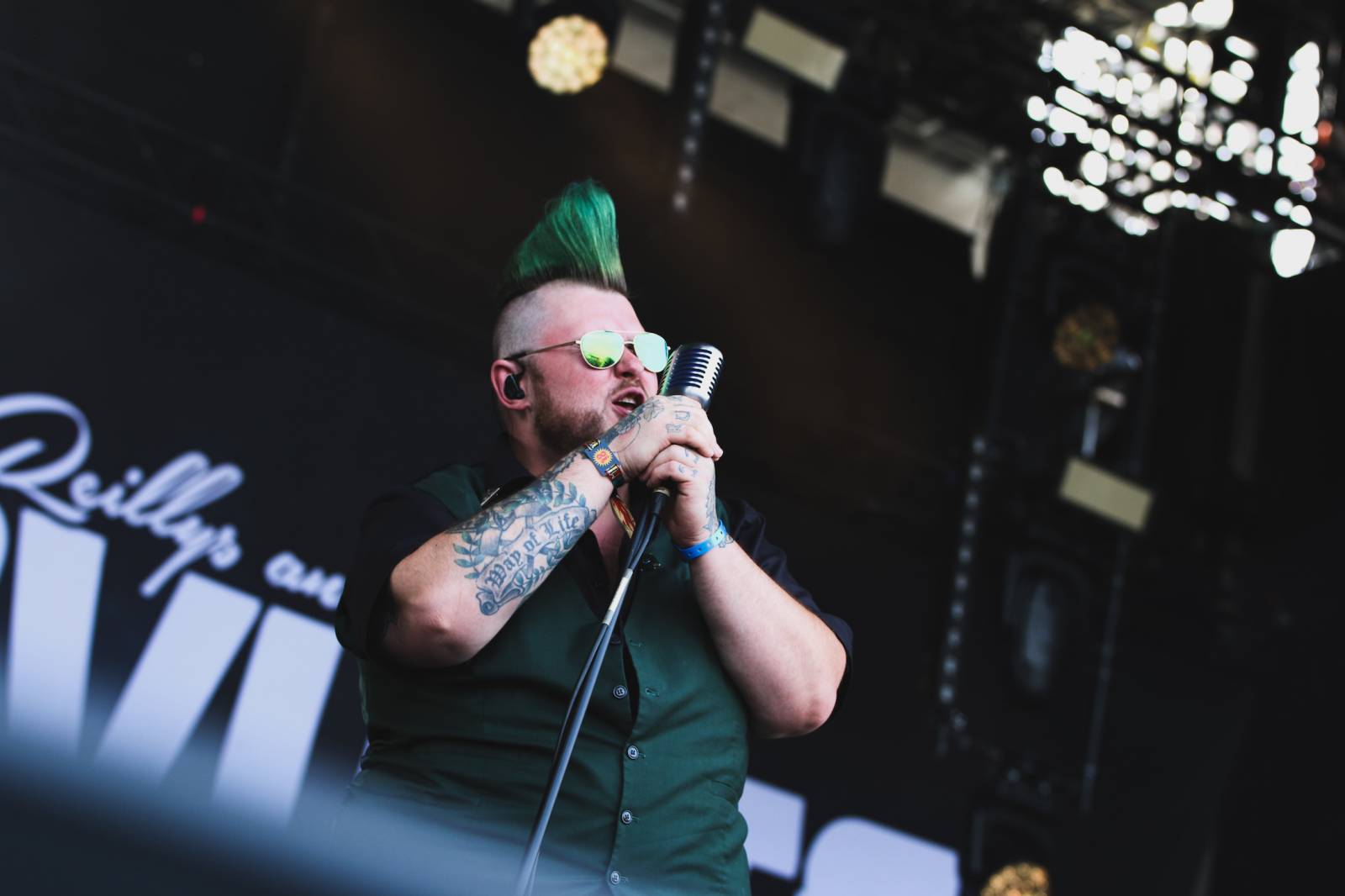 Mighty Sounds, den druhý: Ikoničtí Bad Religion, hajzlákový atentát s Gutalax a rock’n’rolloví gentlemani The Hives