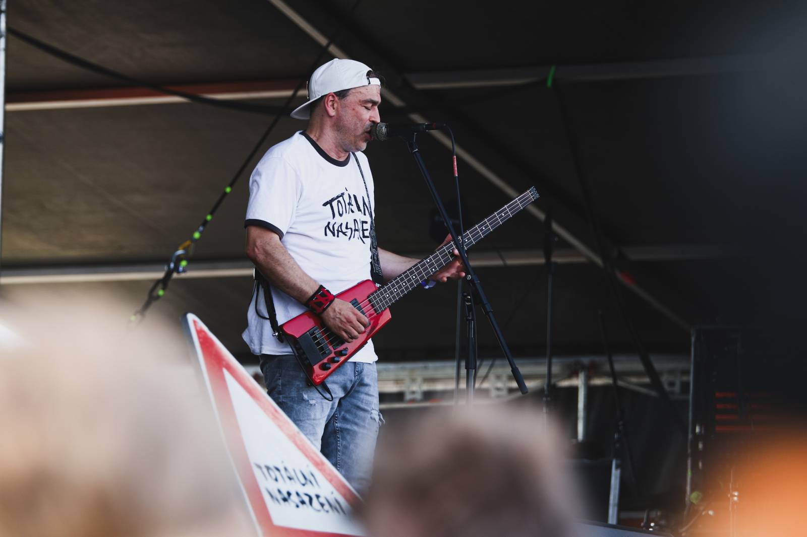 Mighty Sounds, den druhý: Ikoničtí Bad Religion, hajzlákový atentát s Gutalax a rock’n’rolloví gentlemani The Hives