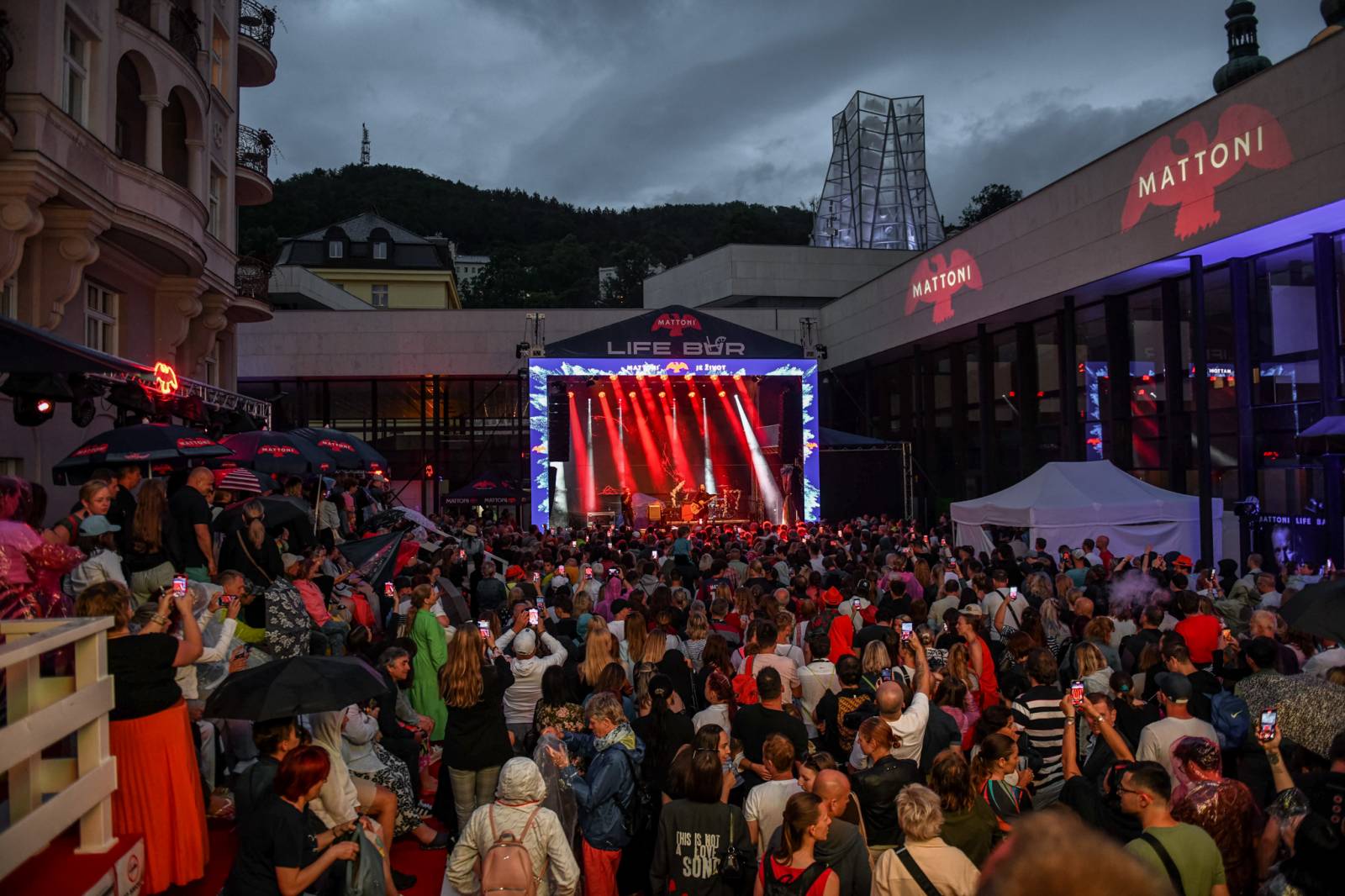Richard Krajčo rozezpíval Karlovy Vary hity Kryštof, vystoupili i Bert & Friends
