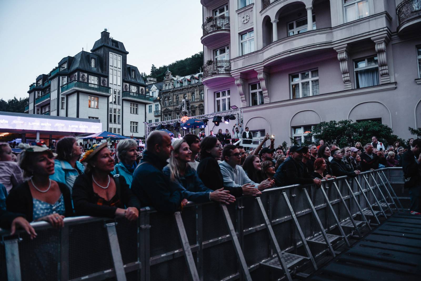 Eddie Stoilow a MoonDance Orchestra bavili Karlovy Vary