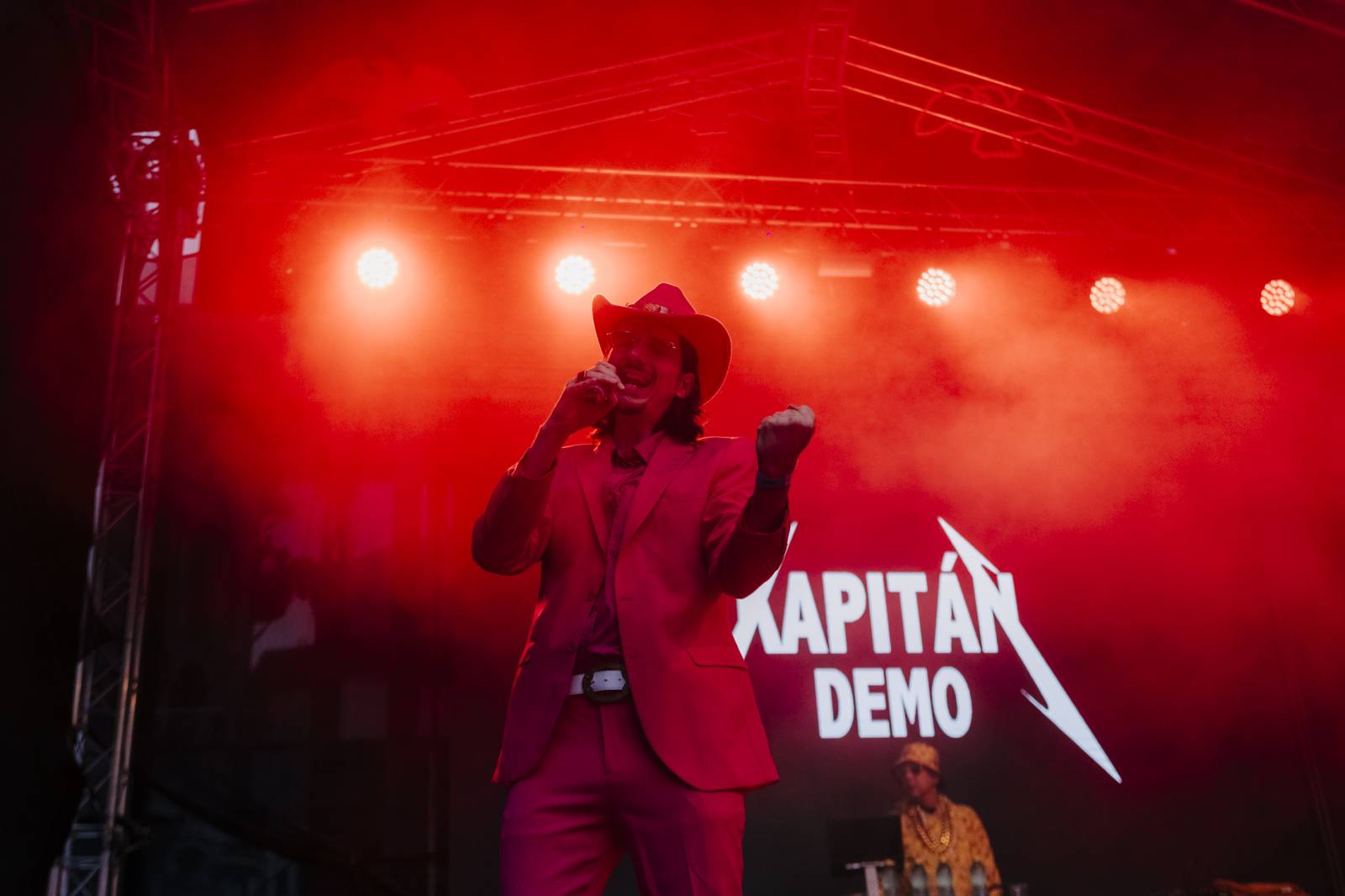 V Karlových Varech převzali stráž Zrní a Kapitán Demo, na koncertech měli plno