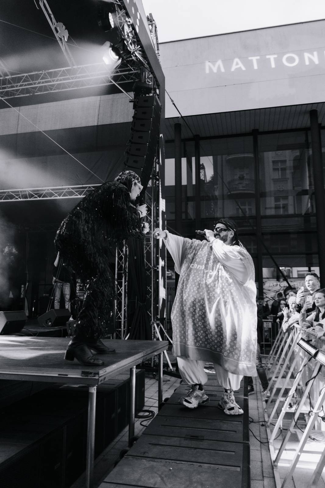 V Karlových Varech převzali stráž Zrní a Kapitán Demo, na koncertech měli plno