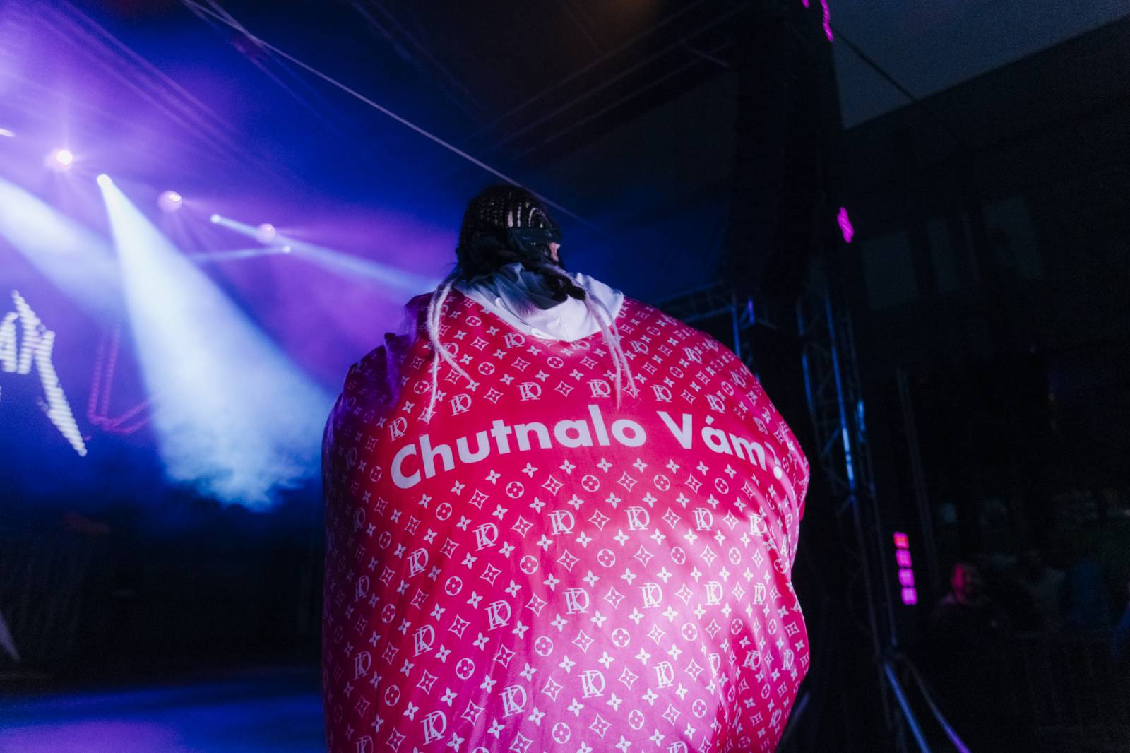 V Karlových Varech převzali stráž Zrní a Kapitán Demo, na koncertech měli plno