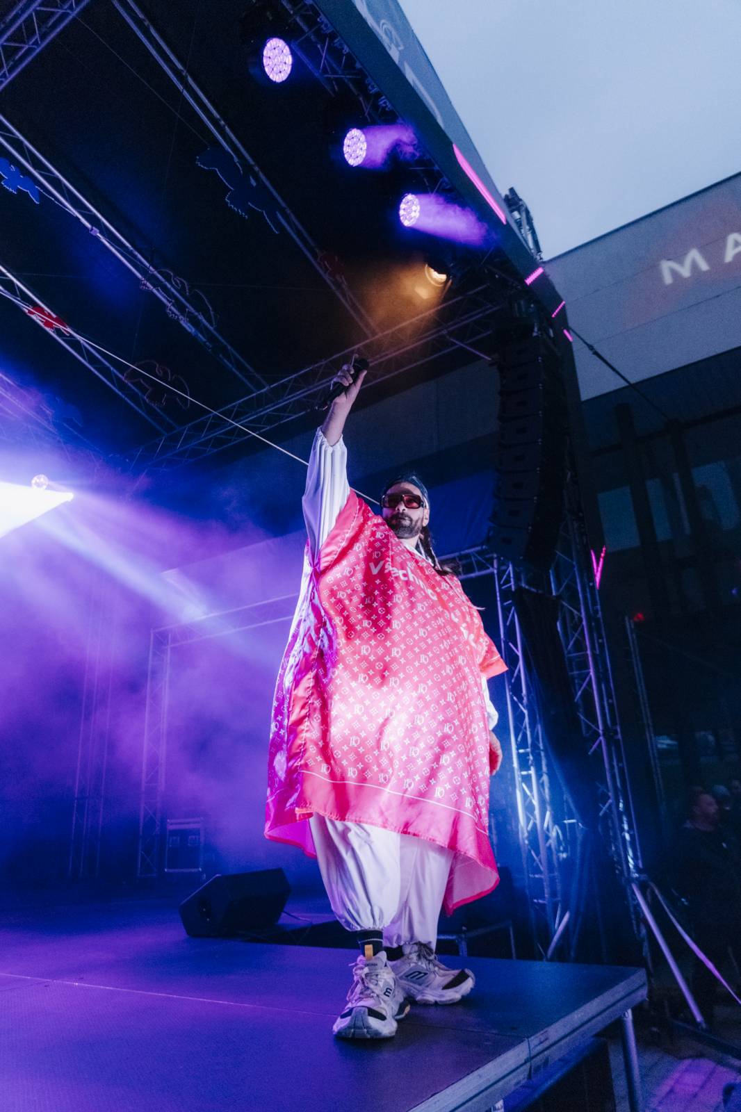 V Karlových Varech převzali stráž Zrní a Kapitán Demo, na koncertech měli plno