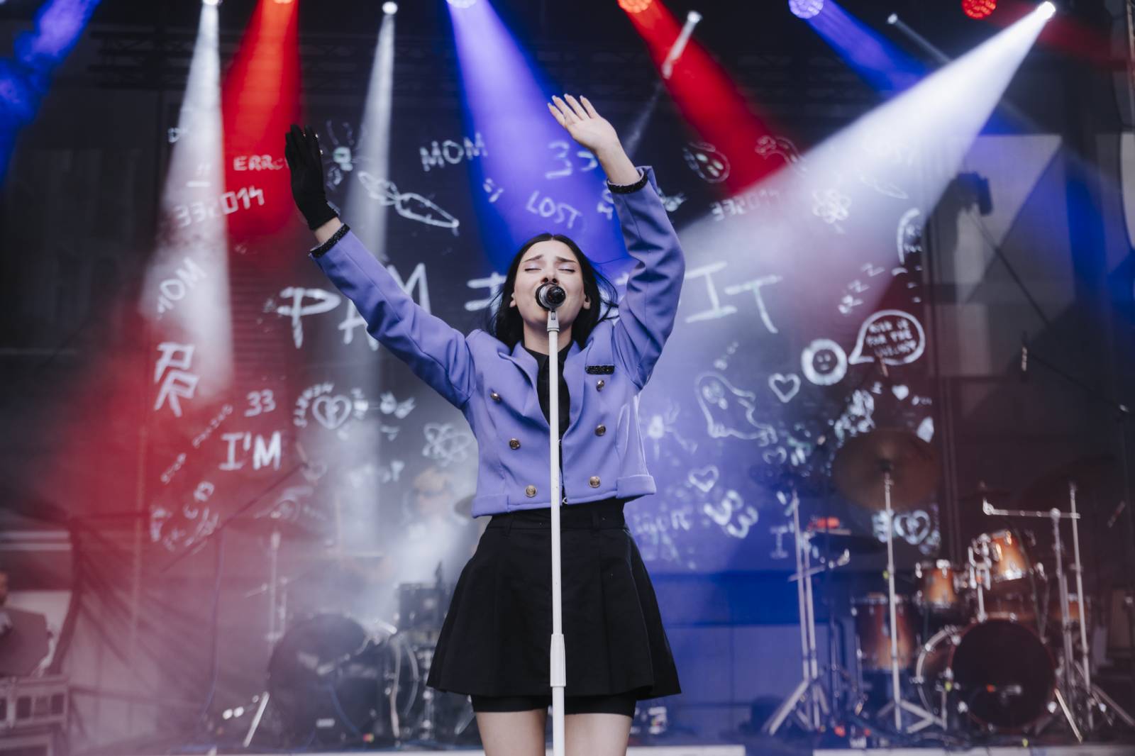 Pam Rabbit nechala Karlovy Vary nahlédnout do své duše, nadchl i Dan Bárta s Illustratosphere