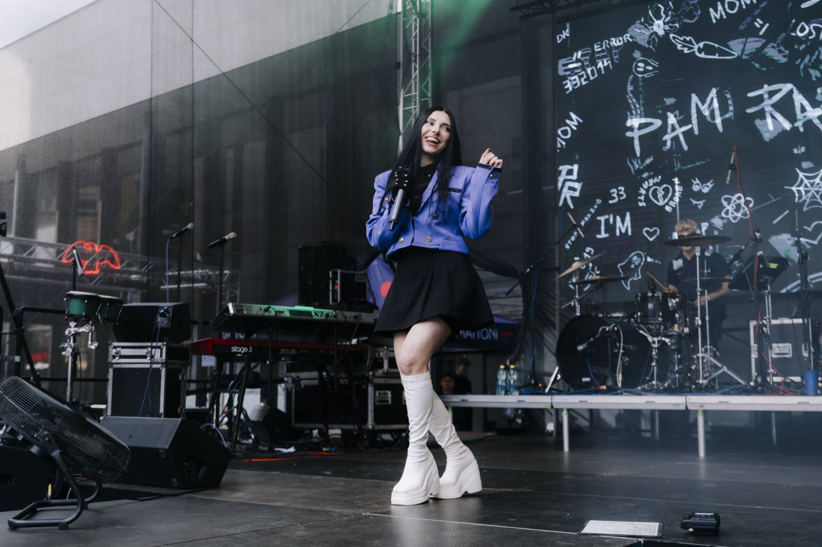 Pam Rabbit nechala Karlovy Vary nahlédnout do své duše, nadchl i Dan Bárta s Illustratosphere