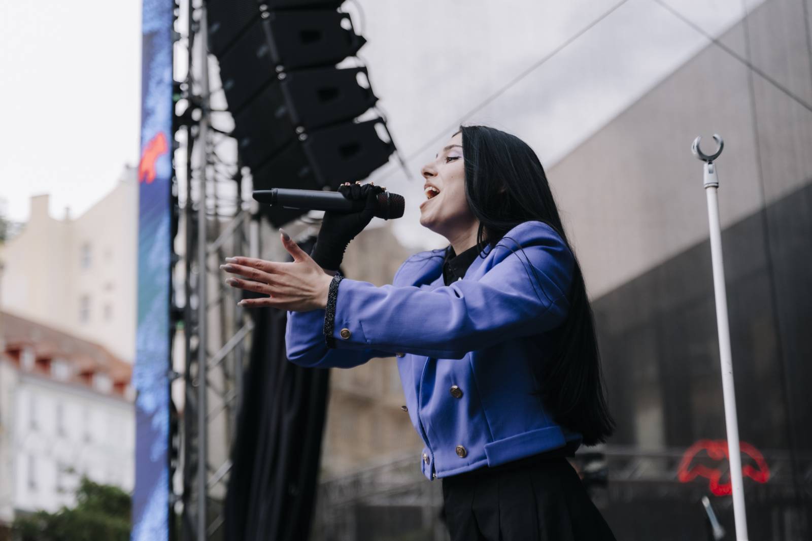 Pam Rabbit nechala Karlovy Vary nahlédnout do své duše, nadchl i Dan Bárta s Illustratosphere