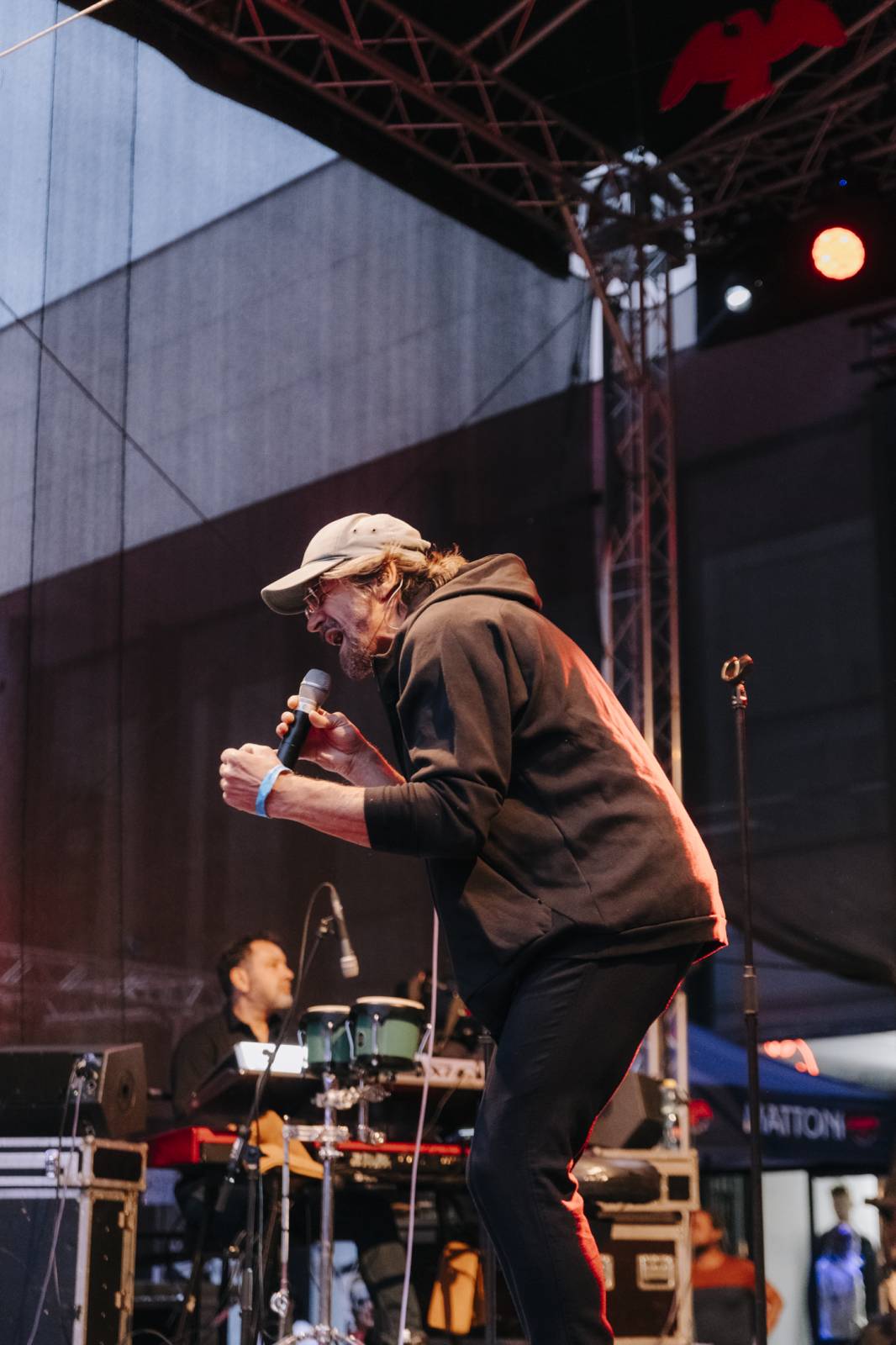 Pam Rabbit nechala Karlovy Vary nahlédnout do své duše, nadchl i Dan Bárta s Illustratosphere