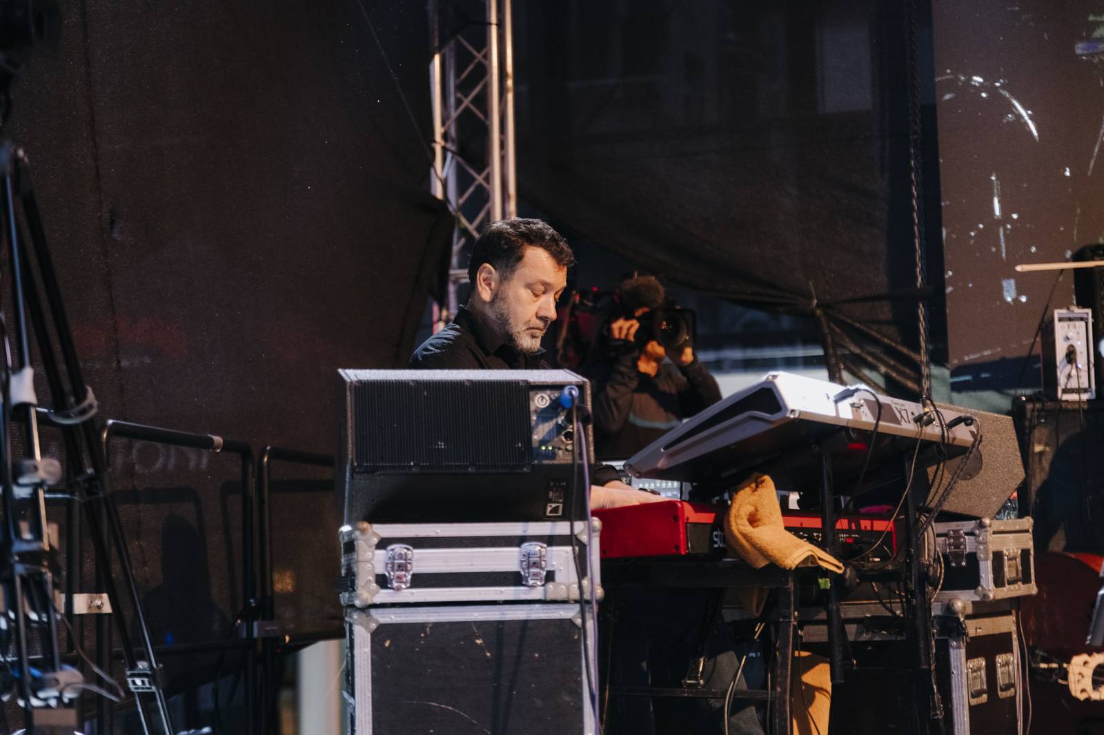 Pam Rabbit nechala Karlovy Vary nahlédnout do své duše, nadchl i Dan Bárta s Illustratosphere