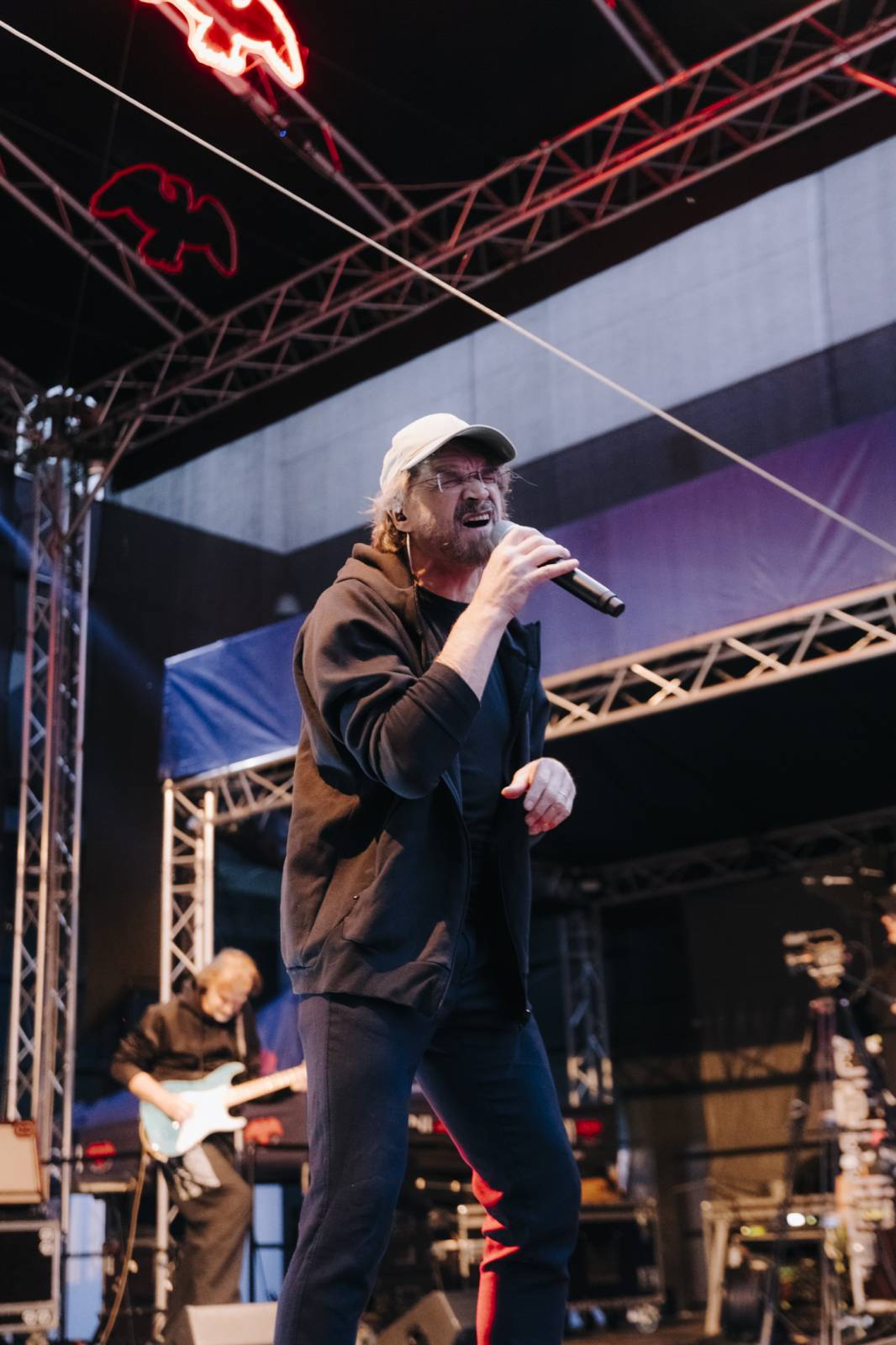 Pam Rabbit nechala Karlovy Vary nahlédnout do své duše, nadchl i Dan Bárta s Illustratosphere