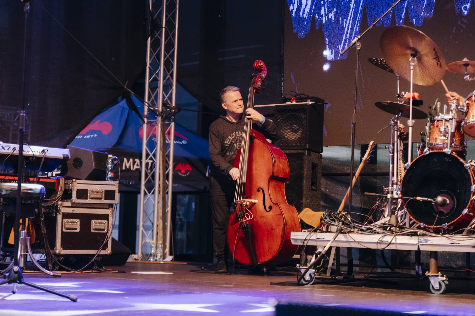 Pam Rabbit nechala Karlovy Vary nahlédnout do své duše, nadchl i Dan Bárta s Illustratosphere