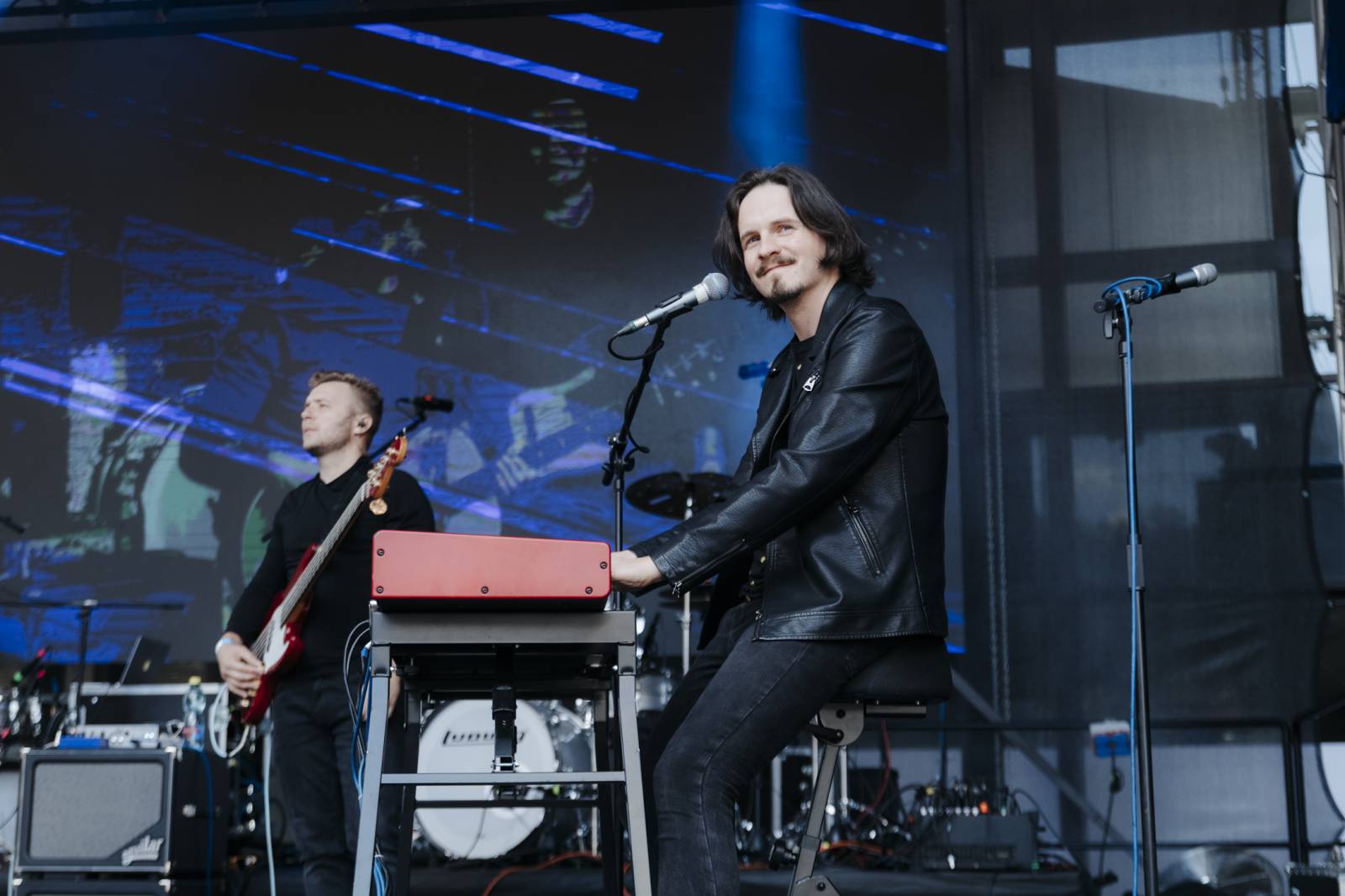 U Vřídla ve Varech se opět tancovalo. Tentokrát na písně We Are Domi a Nedivoč