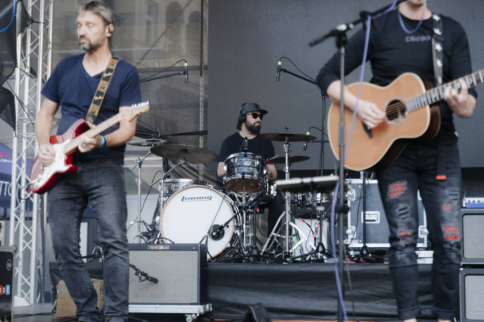 U Vřídla ve Varech se opět tancovalo. Tentokrát na písně We Are Domi a Nedivoč