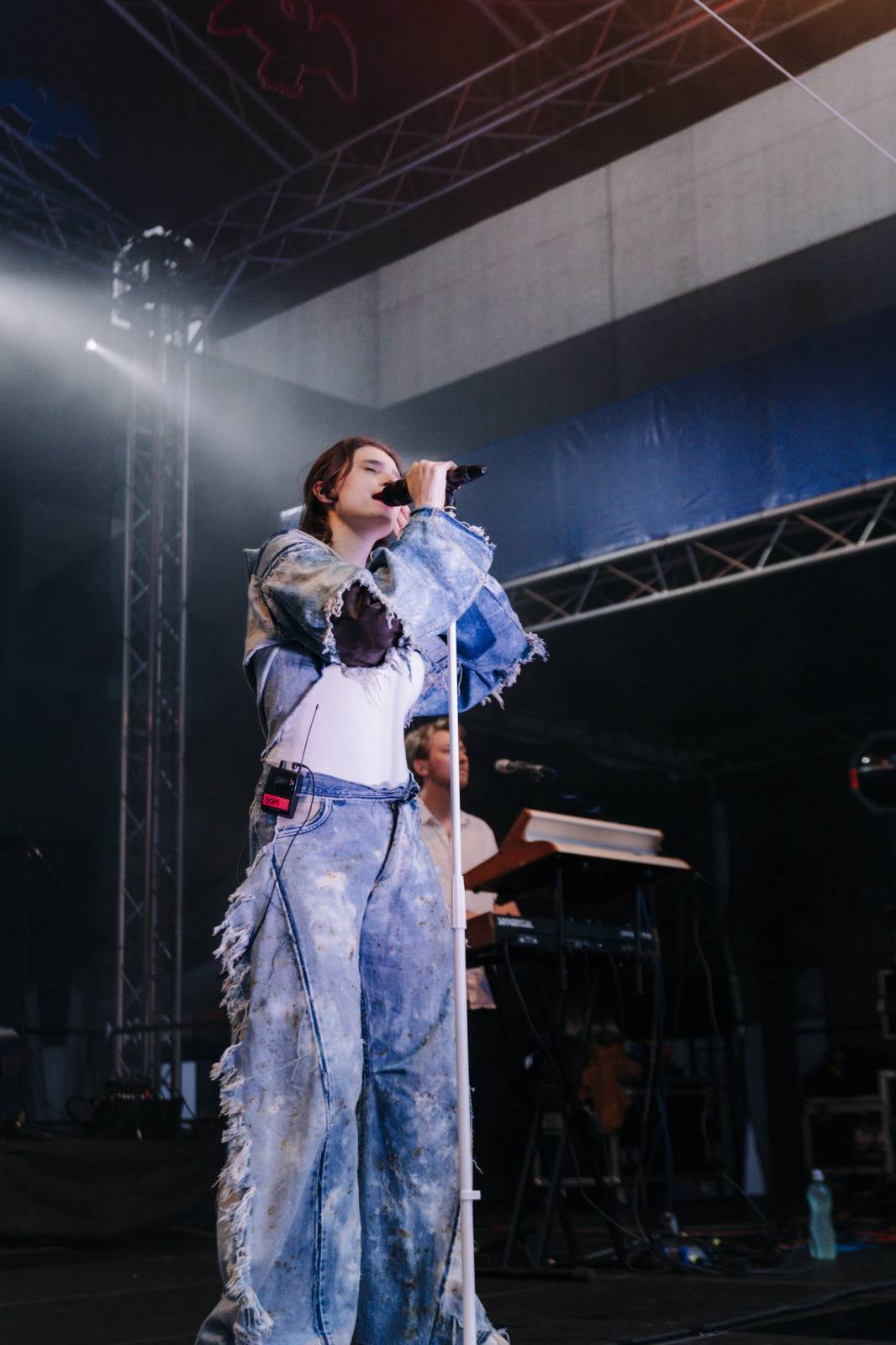 U Vřídla ve Varech se opět tancovalo. Tentokrát na písně We Are Domi a Nedivoč