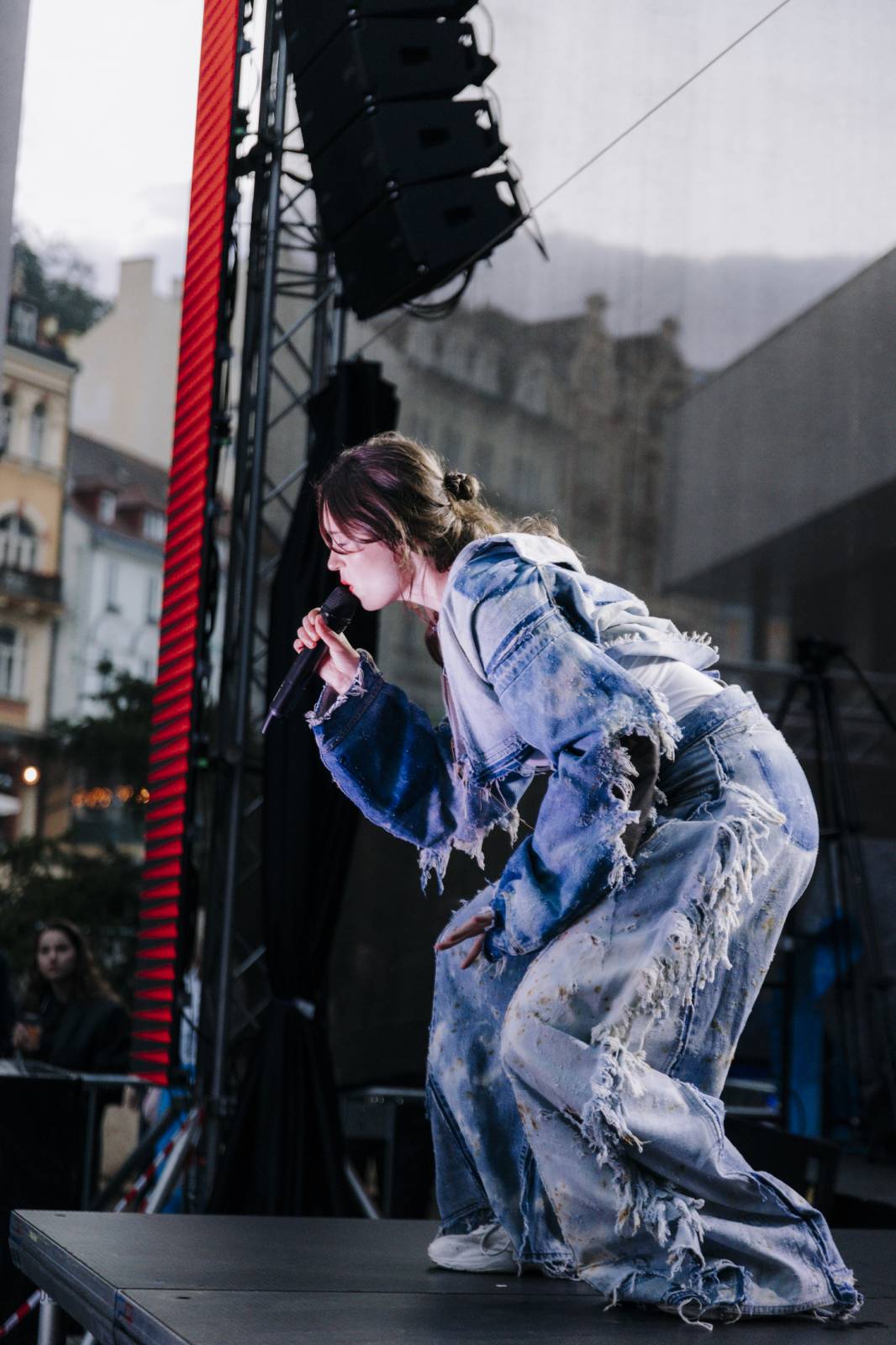 U Vřídla ve Varech se opět tancovalo. Tentokrát na písně We Are Domi a Nedivoč