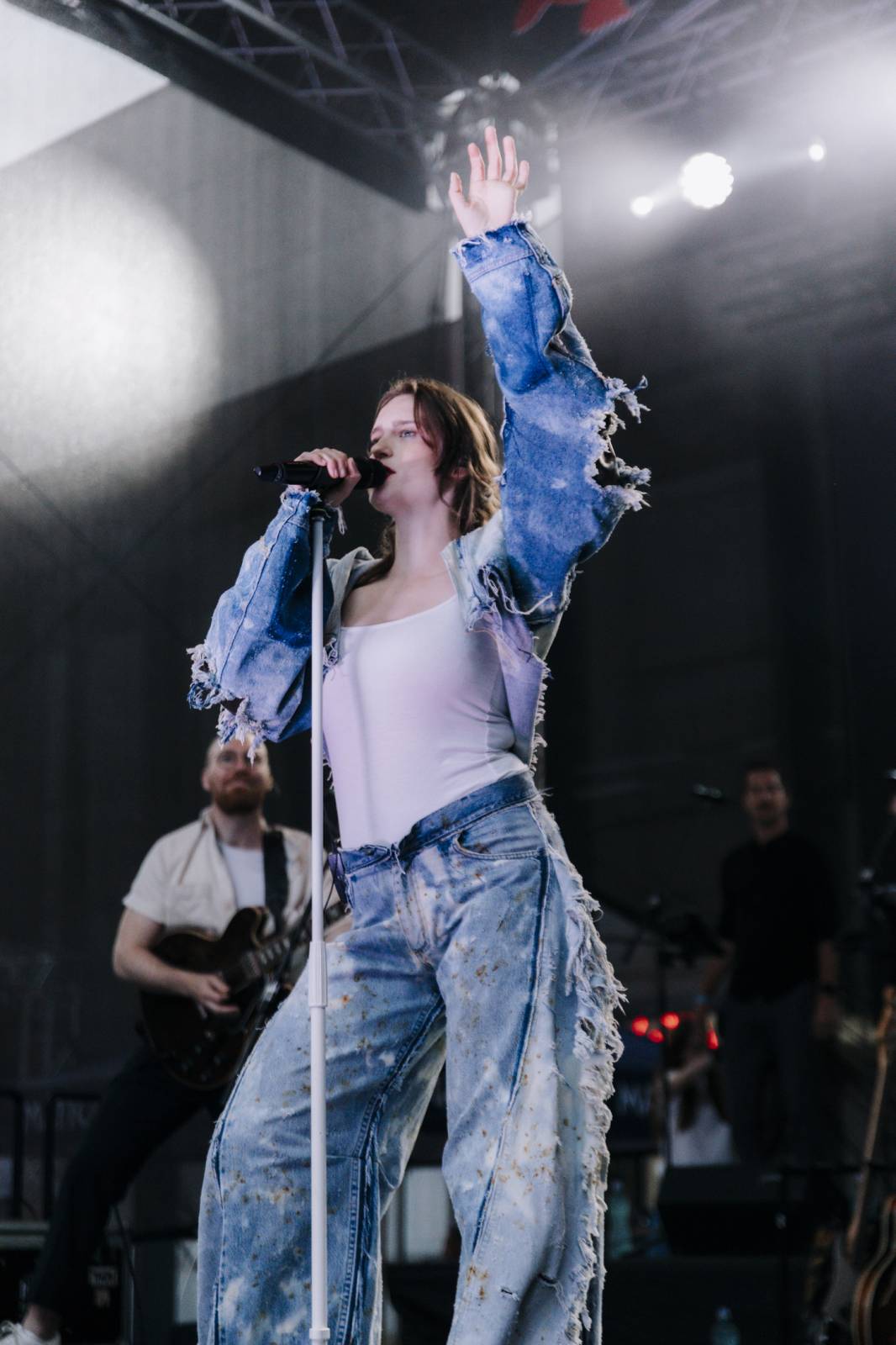 U Vřídla ve Varech se opět tancovalo. Tentokrát na písně We Are Domi a Nedivoč