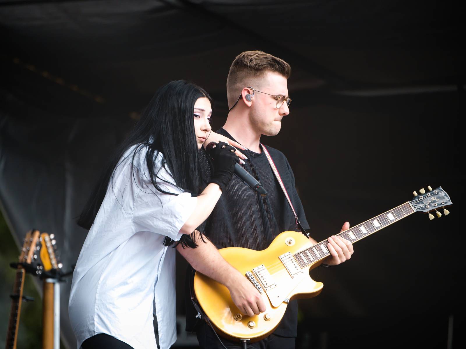 Tomáš Klus vyrazil v Jihlavě do publika, druhý den na Vysočina Festu hráli i PSH, Tři sestry či Ben Cristovao