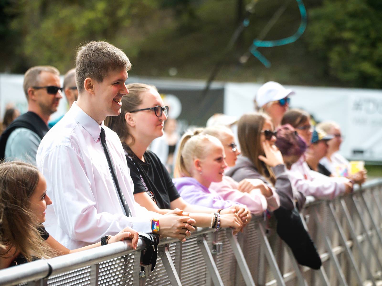 Tomáš Klus vyrazil v Jihlavě do publika, druhý den na Vysočina Festu hráli i PSH, Tři sestry či Ben Cristovao