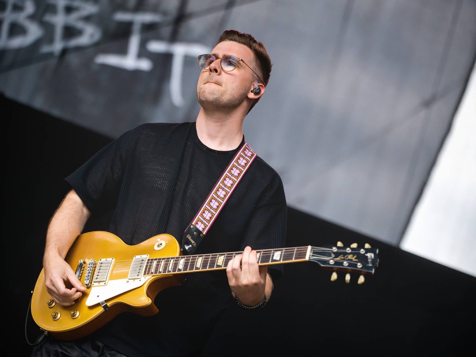 Tomáš Klus vyrazil v Jihlavě do publika, druhý den na Vysočina Festu hráli i PSH, Tři sestry či Ben Cristovao