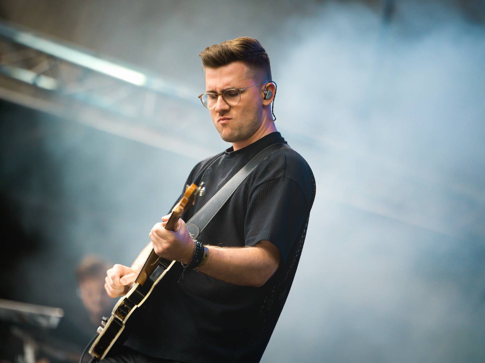 Tomáš Klus vyrazil v Jihlavě do publika, druhý den na Vysočina Festu hráli i PSH, Tři sestry či Ben Cristovao