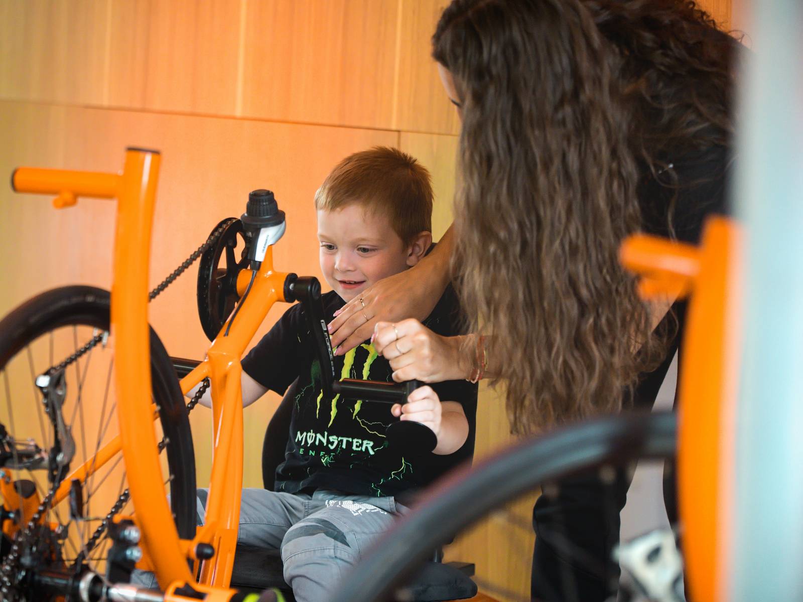 Tomáš Klus vyrazil v Jihlavě do publika, druhý den na Vysočina Festu hráli i PSH, Tři sestry či Ben Cristovao