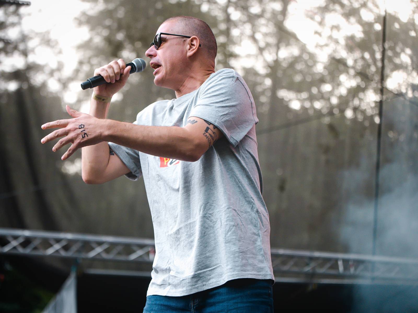 Tomáš Klus vyrazil v Jihlavě do publika, druhý den na Vysočina Festu hráli i PSH, Tři sestry či Ben Cristovao