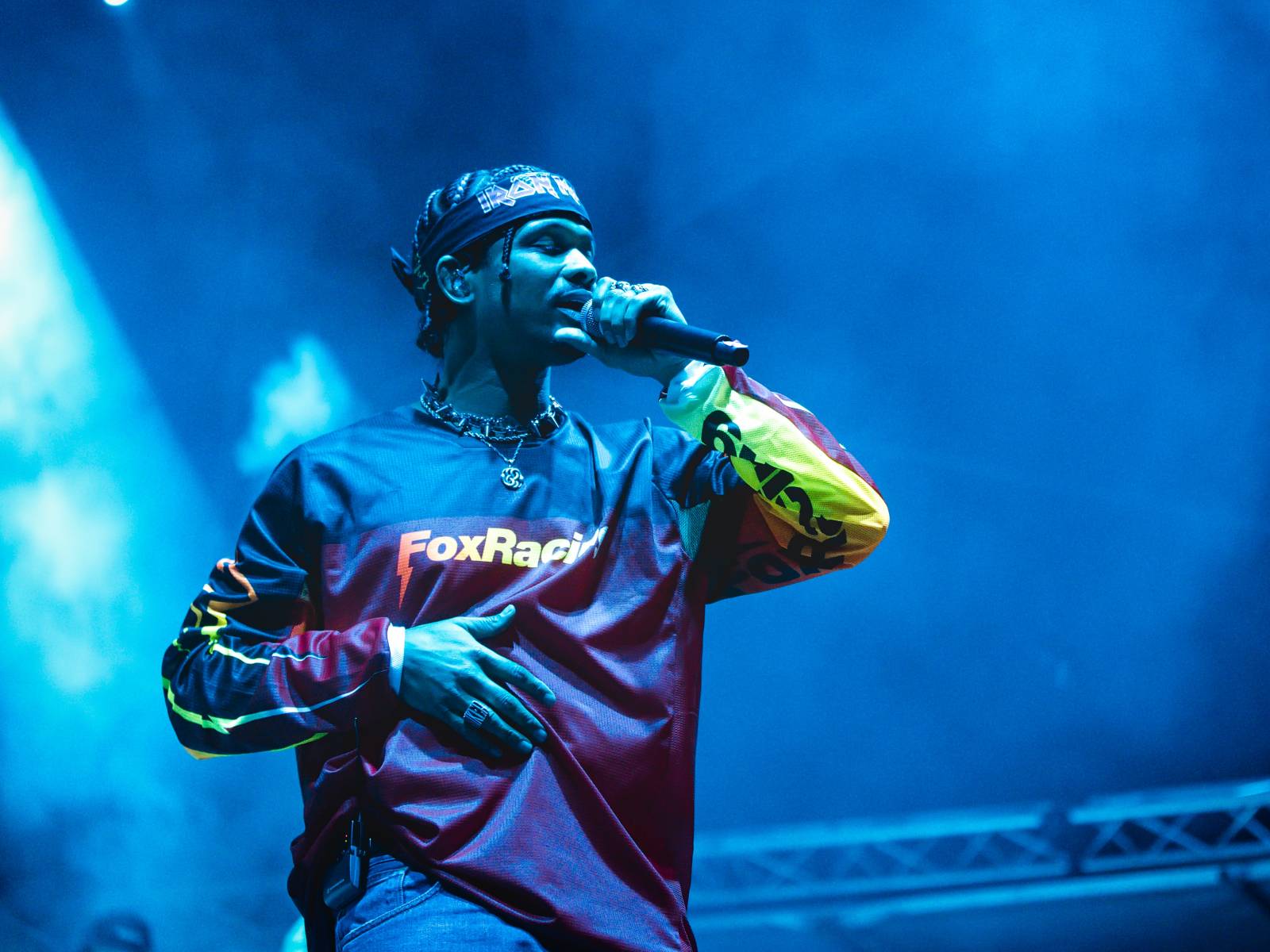 Tomáš Klus vyrazil v Jihlavě do publika, druhý den na Vysočina Festu hráli i PSH, Tři sestry či Ben Cristovao