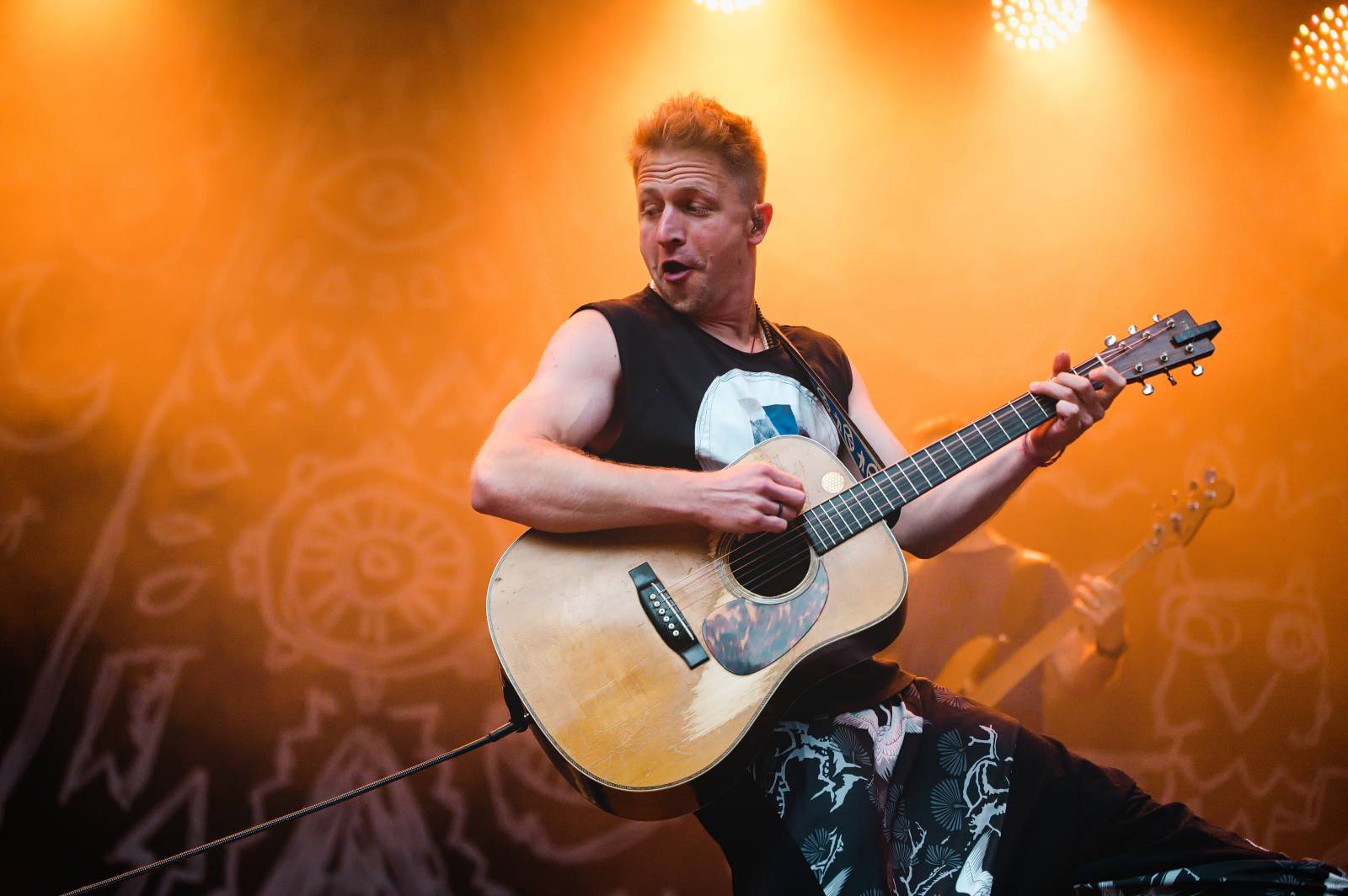 Tomáš Klus vyrazil v Jihlavě do publika, druhý den na Vysočina Festu hráli i PSH, Tři sestry či Ben Cristovao