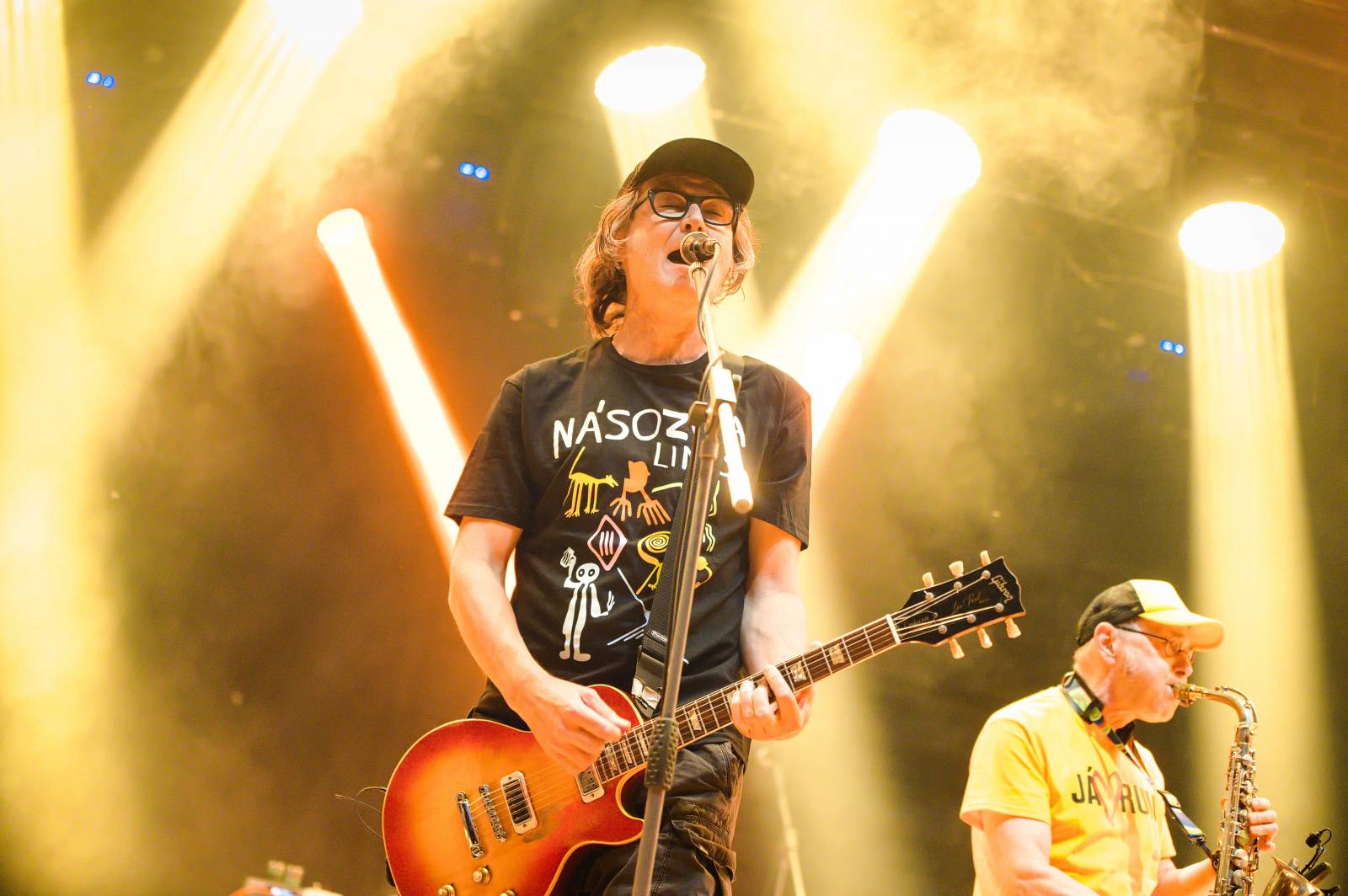 Tomáš Klus vyrazil v Jihlavě do publika, druhý den na Vysočina Festu hráli i PSH, Tři sestry či Ben Cristovao