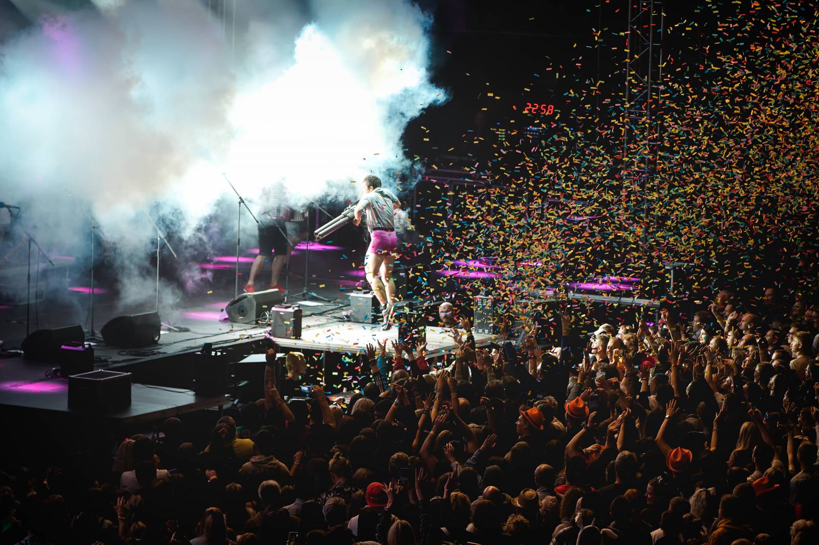 Tomáš Klus vyrazil v Jihlavě do publika, druhý den na Vysočina Festu hráli i PSH, Tři sestry či Ben Cristovao