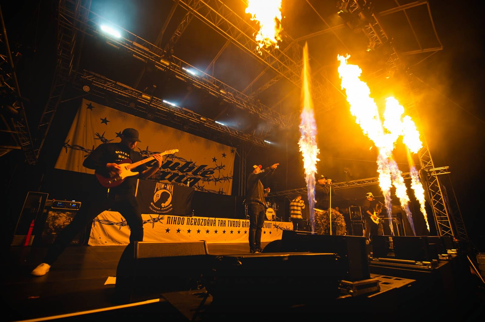 Tomáš Klus vyrazil v Jihlavě do publika, druhý den na Vysočina Festu hráli i PSH, Tři sestry či Ben Cristovao