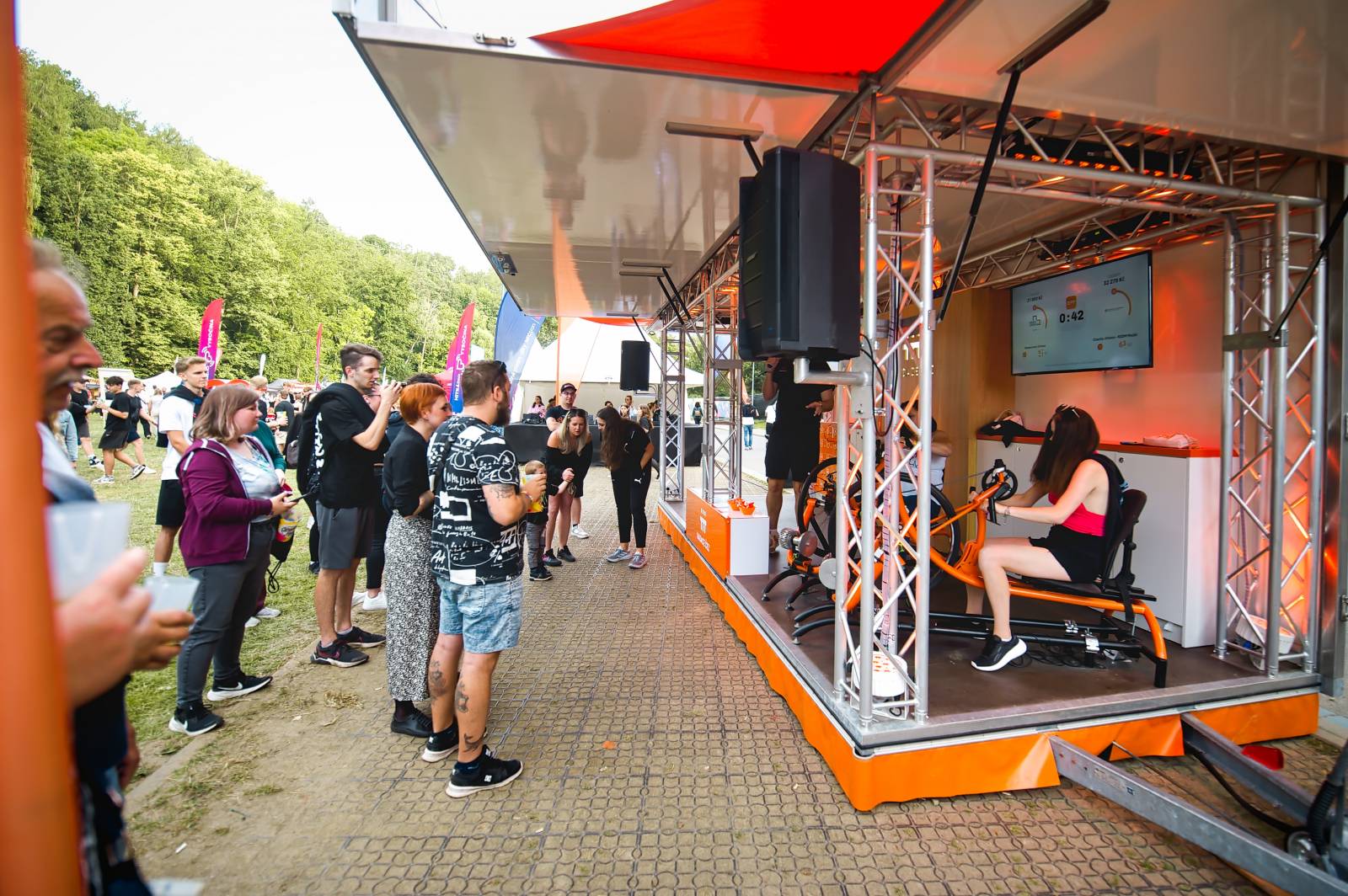 Tomáš Klus vyrazil v Jihlavě do publika, druhý den na Vysočina Festu hráli i PSH, Tři sestry či Ben Cristovao