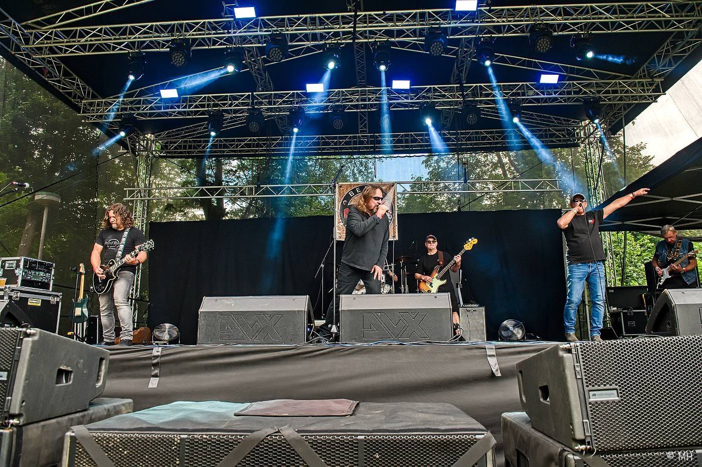 Rock for JK Manětín oslavil patnácté narozeniny. Gratulovali mu Trautenberk, SPS, Cocotte Minute i ZakázanÝovoce