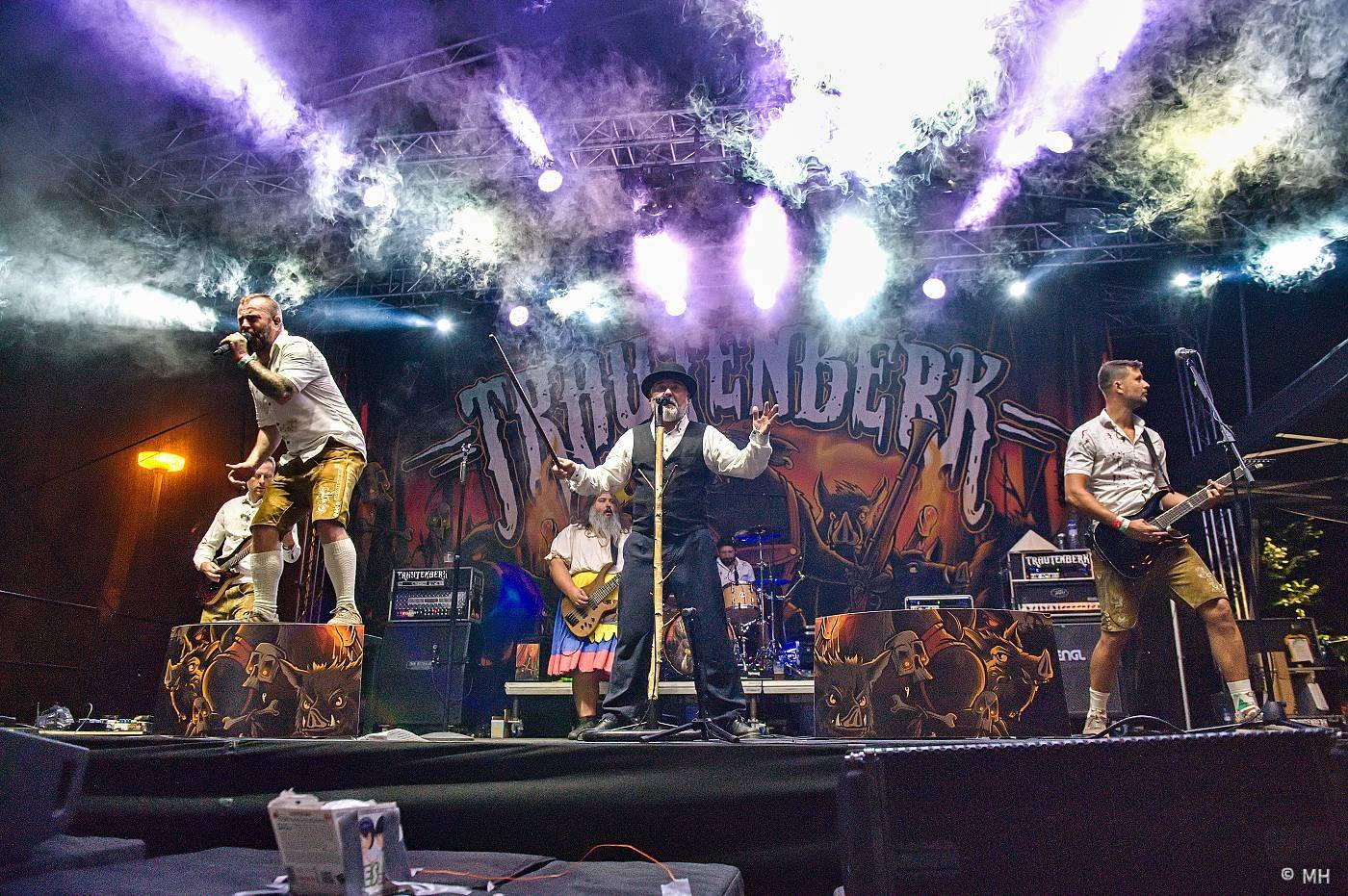 Rock for JK Manětín oslavil patnácté narozeniny. Gratulovali mu Trautenberk, SPS, Cocotte Minute i ZakázanÝovoce