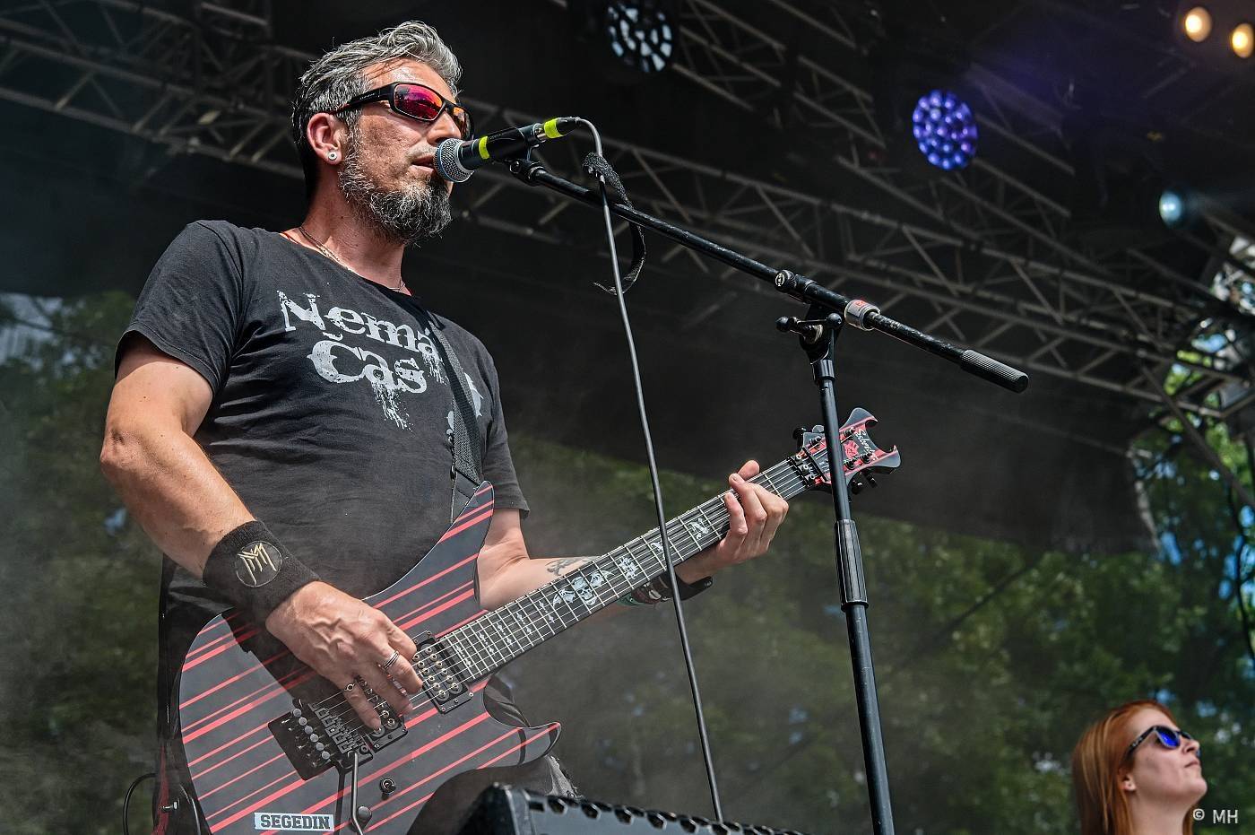 Vyprodaný Pekelný ostrov hostil Dymytry, Alkehol, Tři sestry, Vypsanou fiXu nebo Škwor