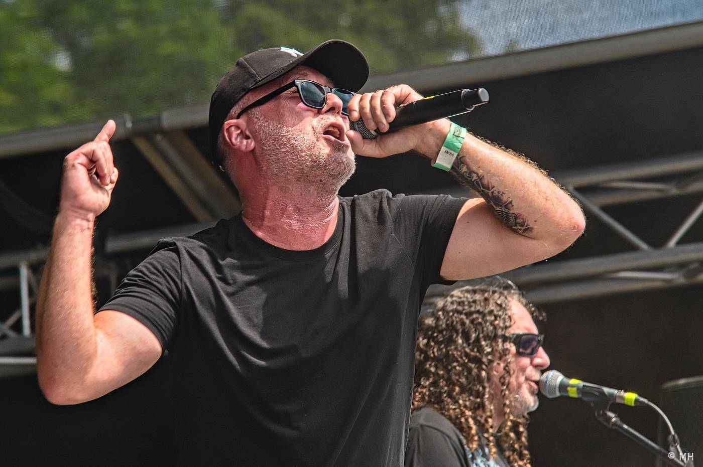 Vyprodaný Pekelný ostrov hostil Dymytry, Alkehol, Tři sestry, Vypsanou fiXu nebo Škwor