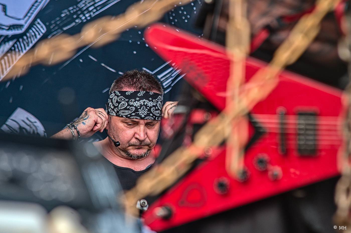 Vyprodaný Pekelný ostrov hostil Dymytry, Alkehol, Tři sestry, Vypsanou fiXu nebo Škwor