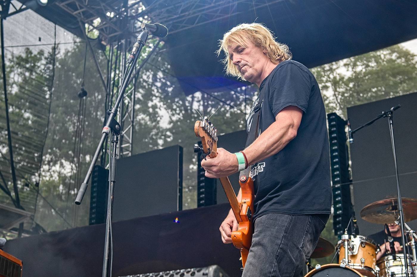 Vyprodaný Pekelný ostrov hostil Dymytry, Alkehol, Tři sestry, Vypsanou fiXu nebo Škwor