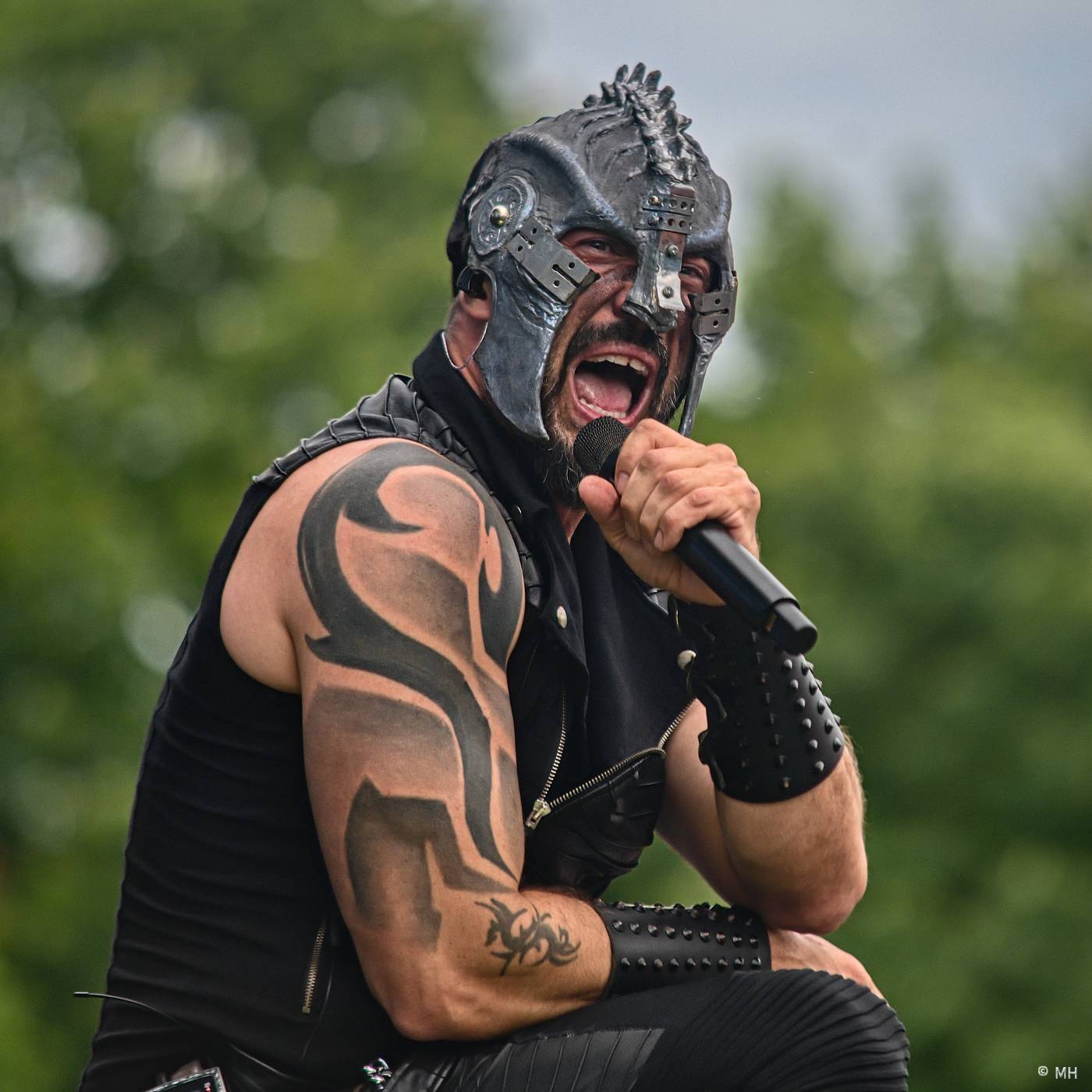 Vyprodaný Pekelný ostrov hostil Dymytry, Alkehol, Tři sestry, Vypsanou fiXu nebo Škwor