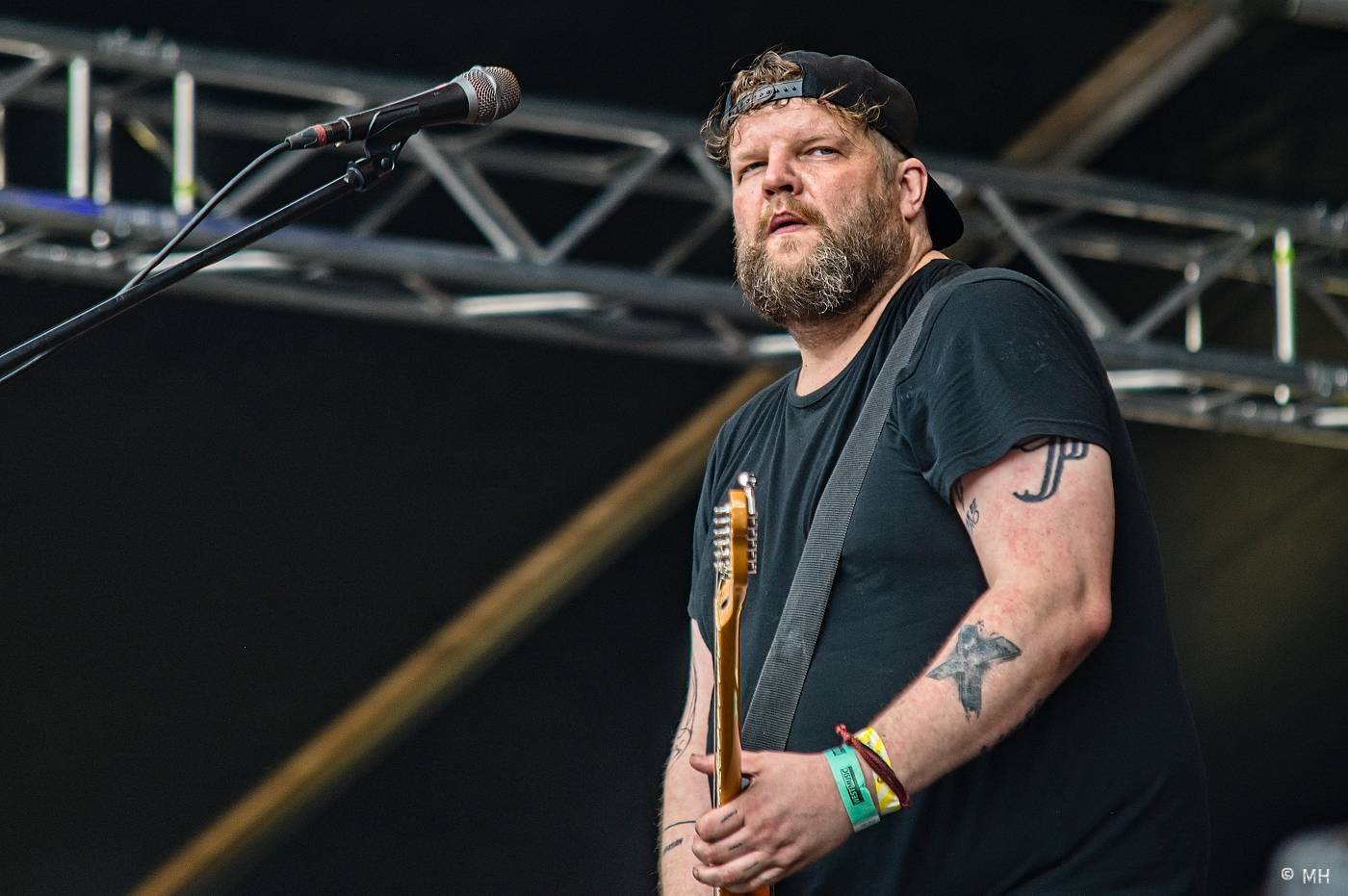 Vyprodaný Pekelný ostrov hostil Dymytry, Alkehol, Tři sestry, Vypsanou fiXu nebo Škwor