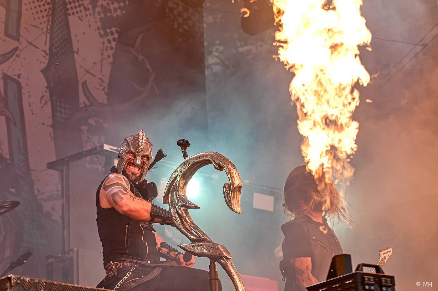 Vyprodaný Pekelný ostrov hostil Dymytry, Alkehol, Tři sestry, Vypsanou fiXu nebo Škwor