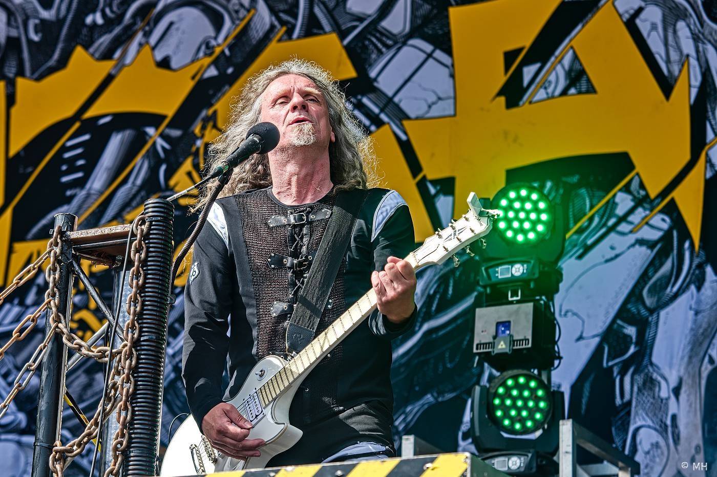 Vyprodaný Pekelný ostrov hostil Dymytry, Alkehol, Tři sestry, Vypsanou fiXu nebo Škwor