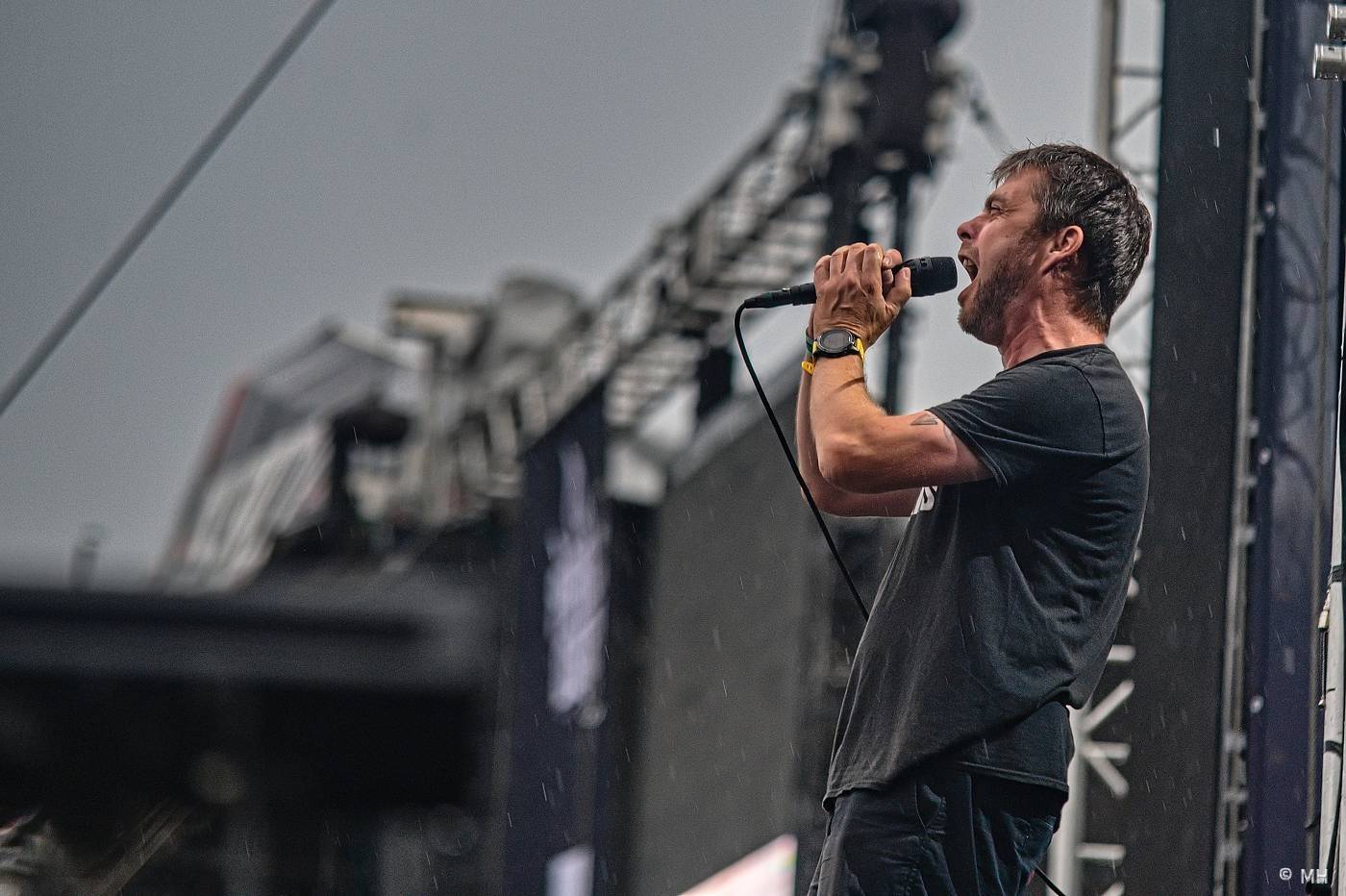 Vyprodaný Pekelný ostrov hostil Dymytry, Alkehol, Tři sestry, Vypsanou fiXu nebo Škwor