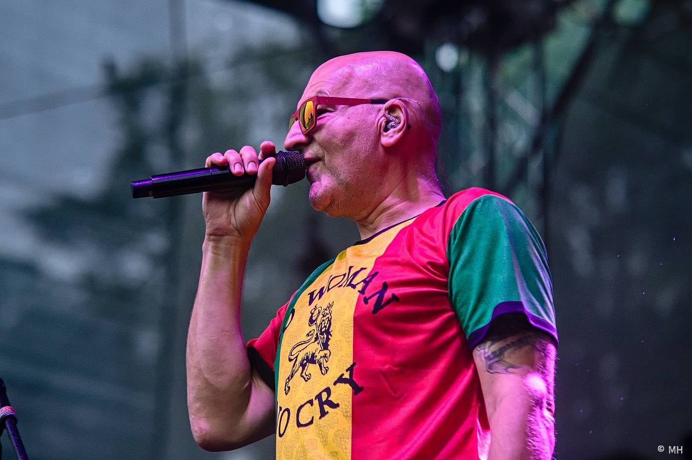 Vyprodaný Pekelný ostrov hostil Dymytry, Alkehol, Tři sestry, Vypsanou fiXu nebo Škwor