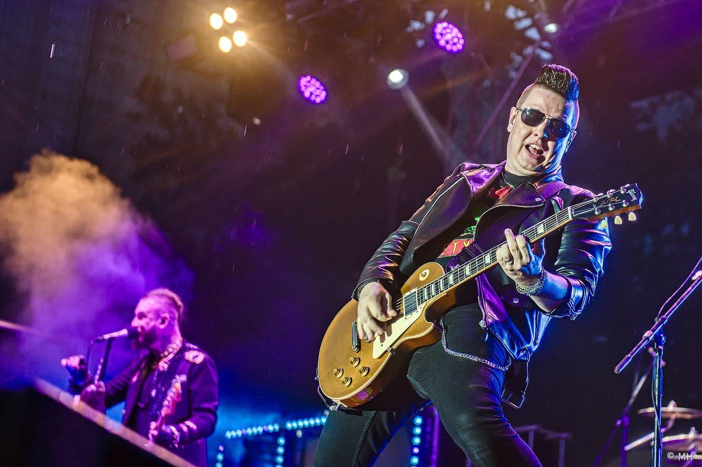 Vyprodaný Pekelný ostrov hostil Dymytry, Alkehol, Tři sestry, Vypsanou fiXu nebo Škwor