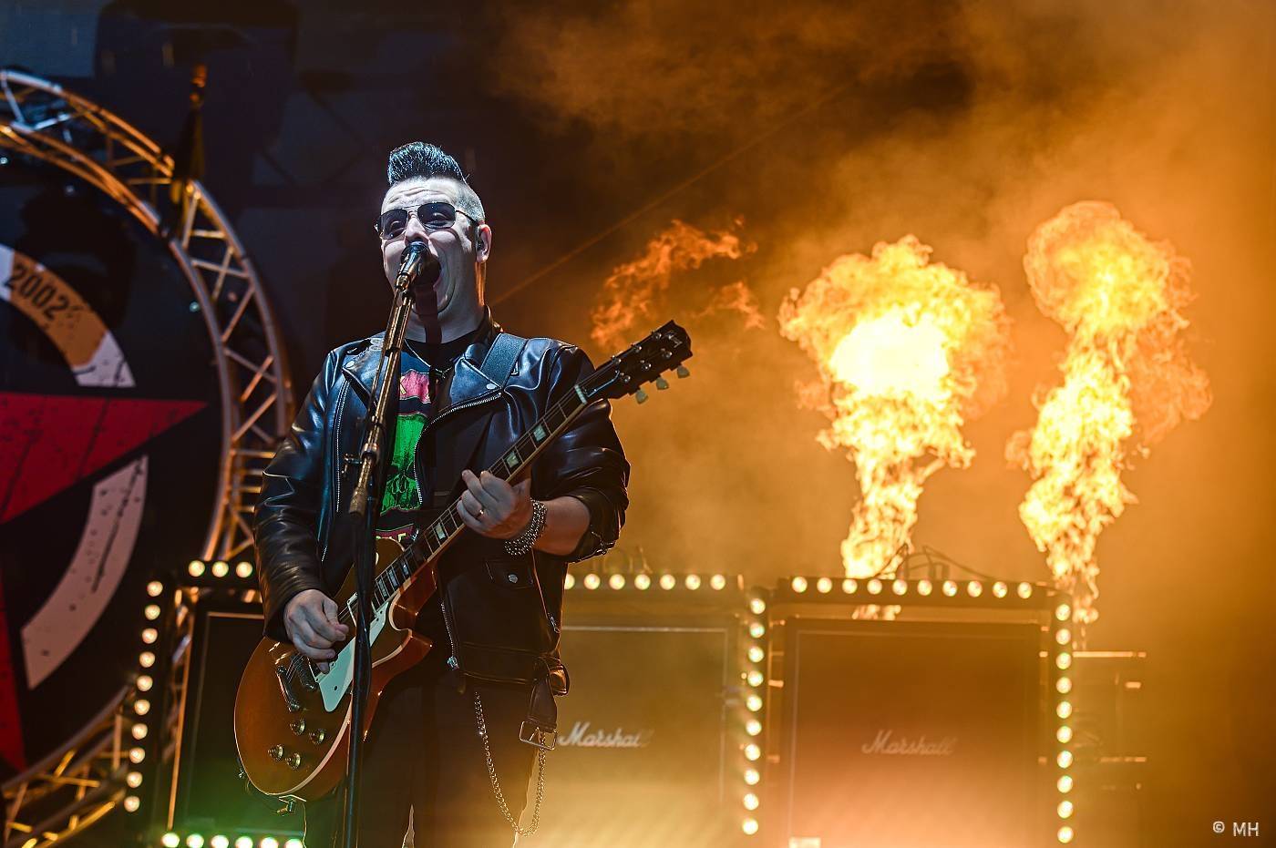 Vyprodaný Pekelný ostrov hostil Dymytry, Alkehol, Tři sestry, Vypsanou fiXu nebo Škwor