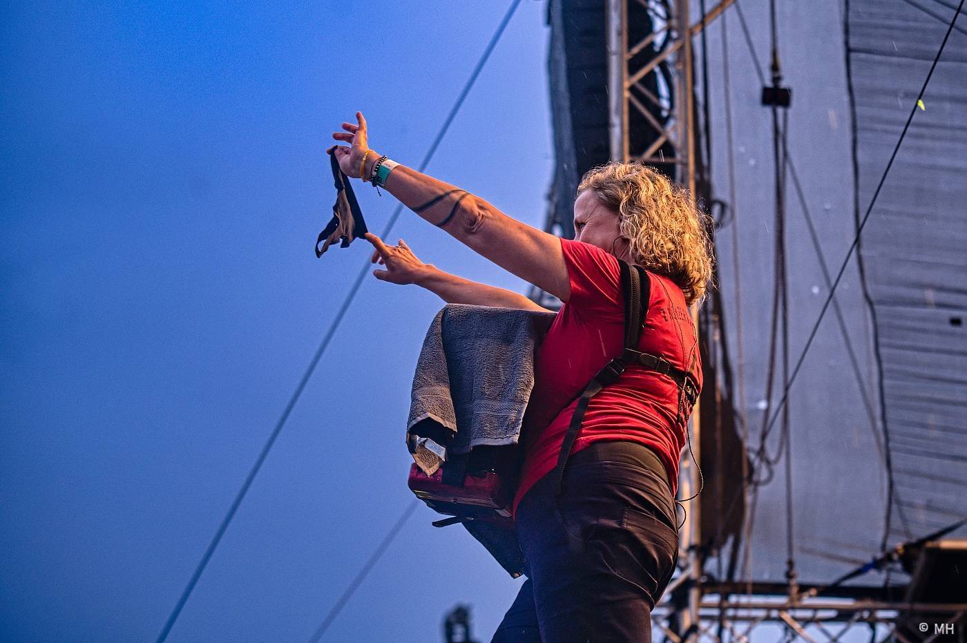 Vyprodaný Pekelný ostrov hostil Dymytry, Alkehol, Tři sestry, Vypsanou fiXu nebo Škwor