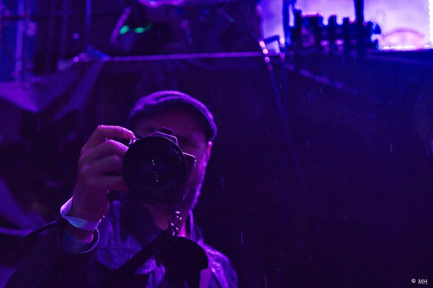 Vyprodaný Pekelný ostrov hostil Dymytry, Alkehol, Tři sestry, Vypsanou fiXu nebo Škwor