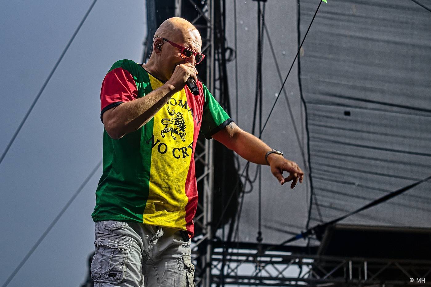 Vyprodaný Pekelný ostrov hostil Dymytry, Alkehol, Tři sestry, Vypsanou fiXu nebo Škwor