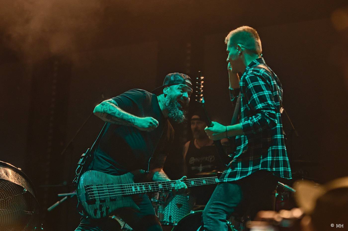 Vyprodaný Pekelný ostrov hostil Dymytry, Alkehol, Tři sestry, Vypsanou fiXu nebo Škwor